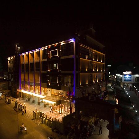 Hotel Kings Regency Drang Esterno foto