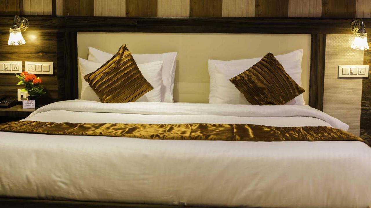 Hotel Kings Regency Drang Esterno foto