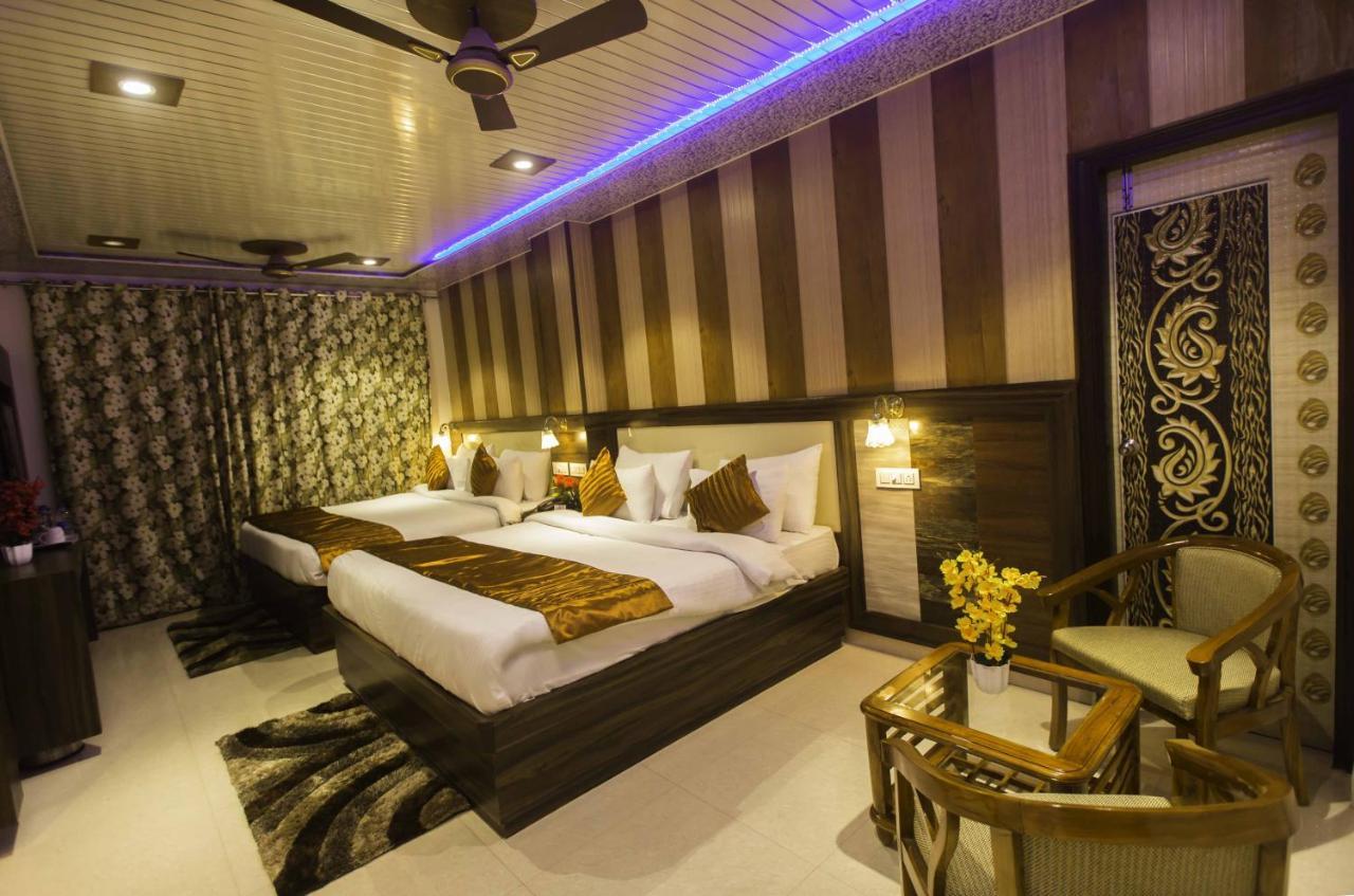 Hotel Kings Regency Drang Esterno foto