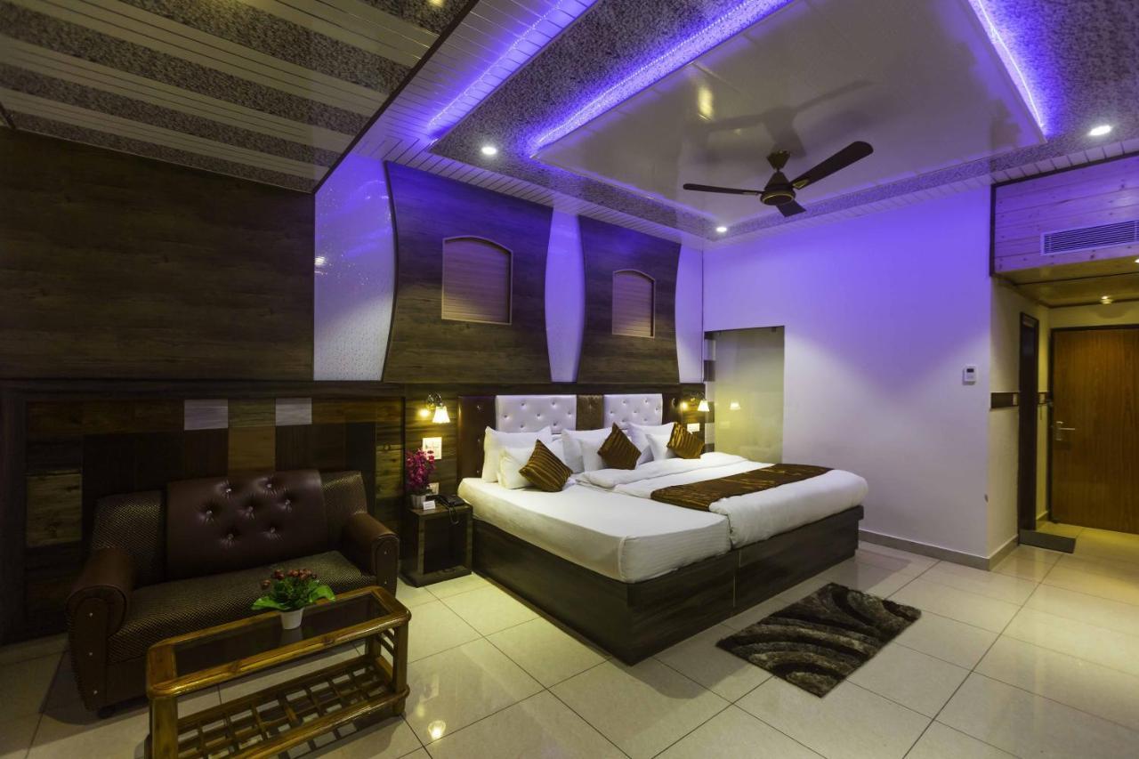 Hotel Kings Regency Drang Esterno foto