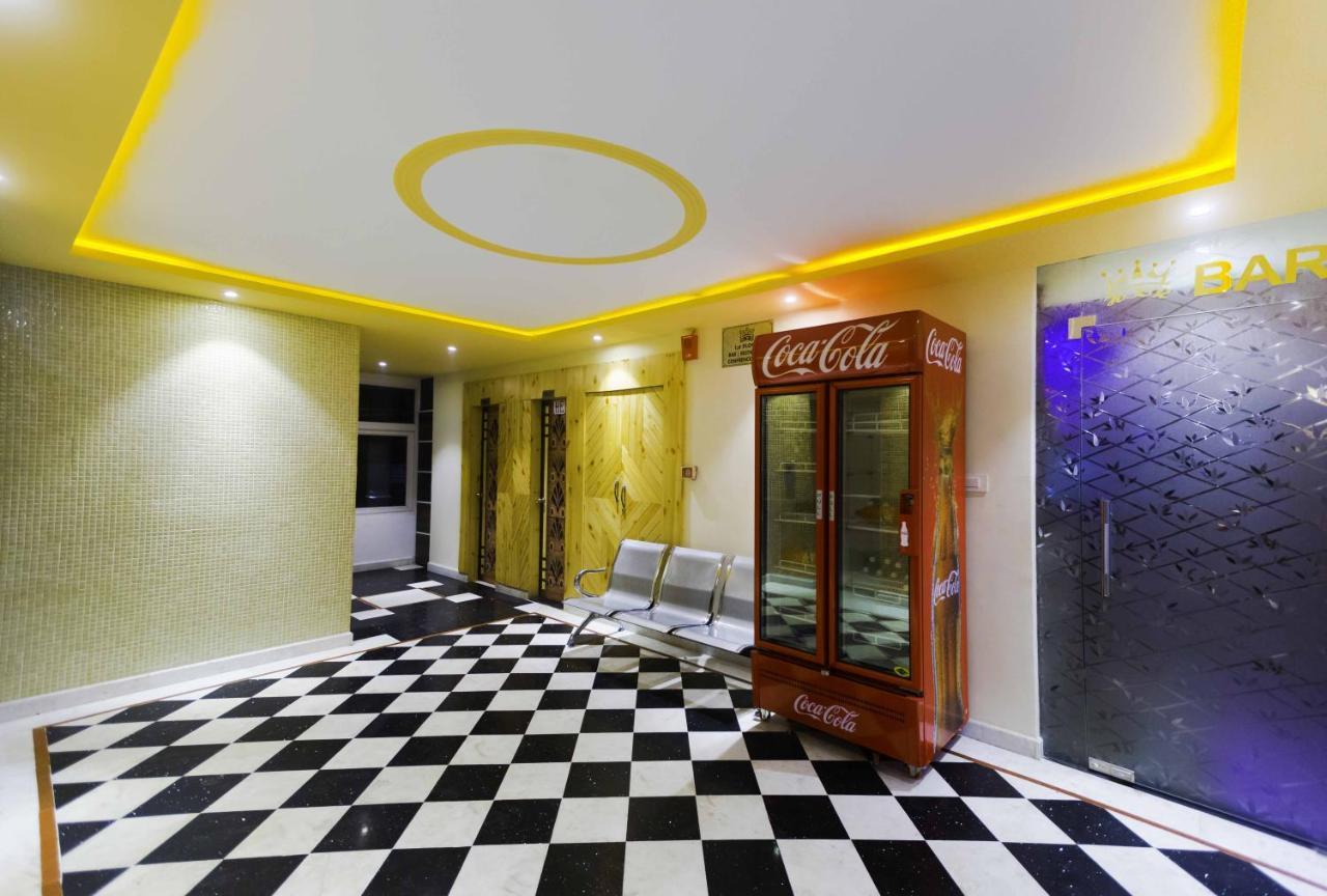 Hotel Kings Regency Drang Esterno foto