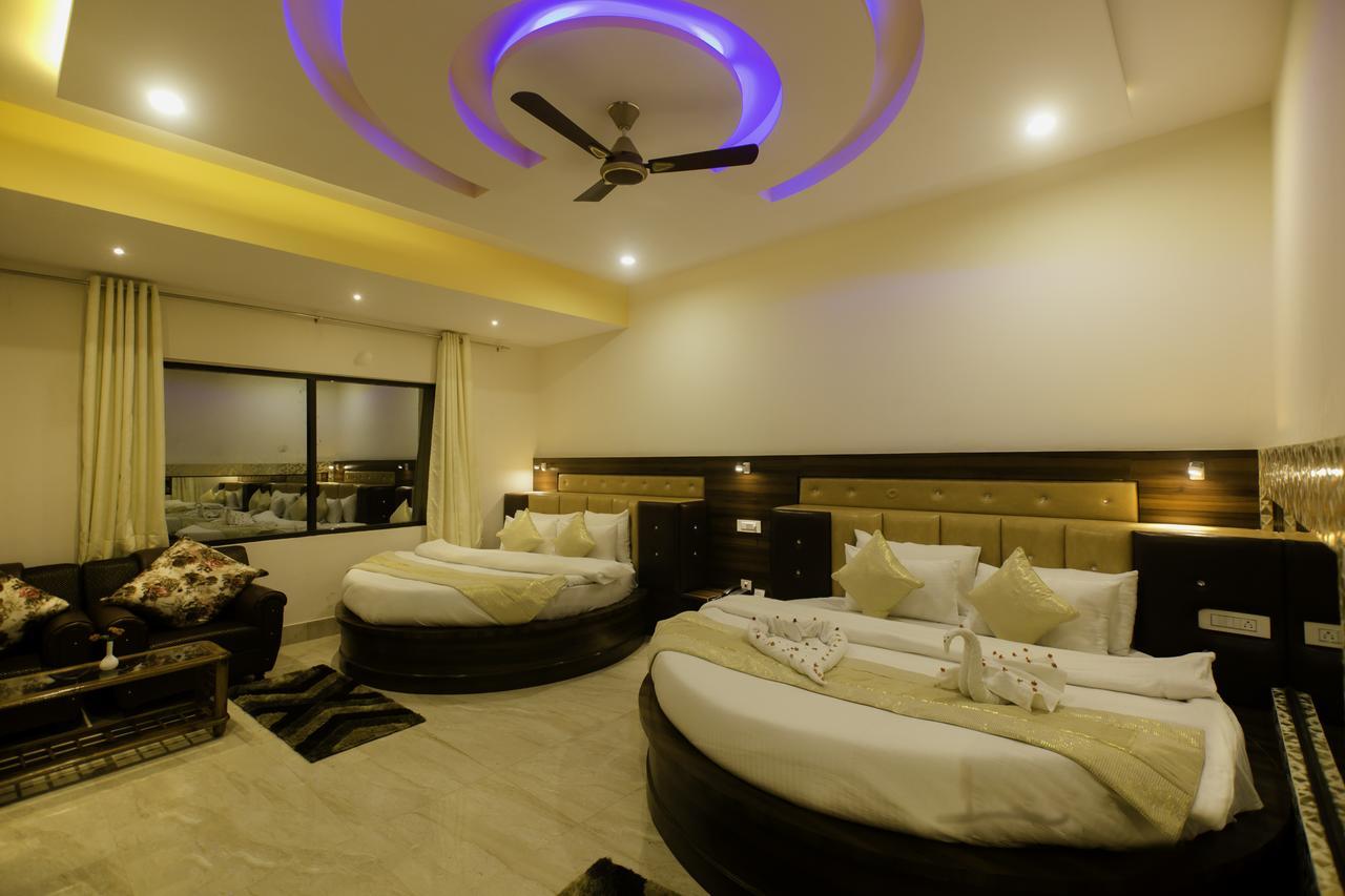 Hotel Kings Regency Drang Esterno foto